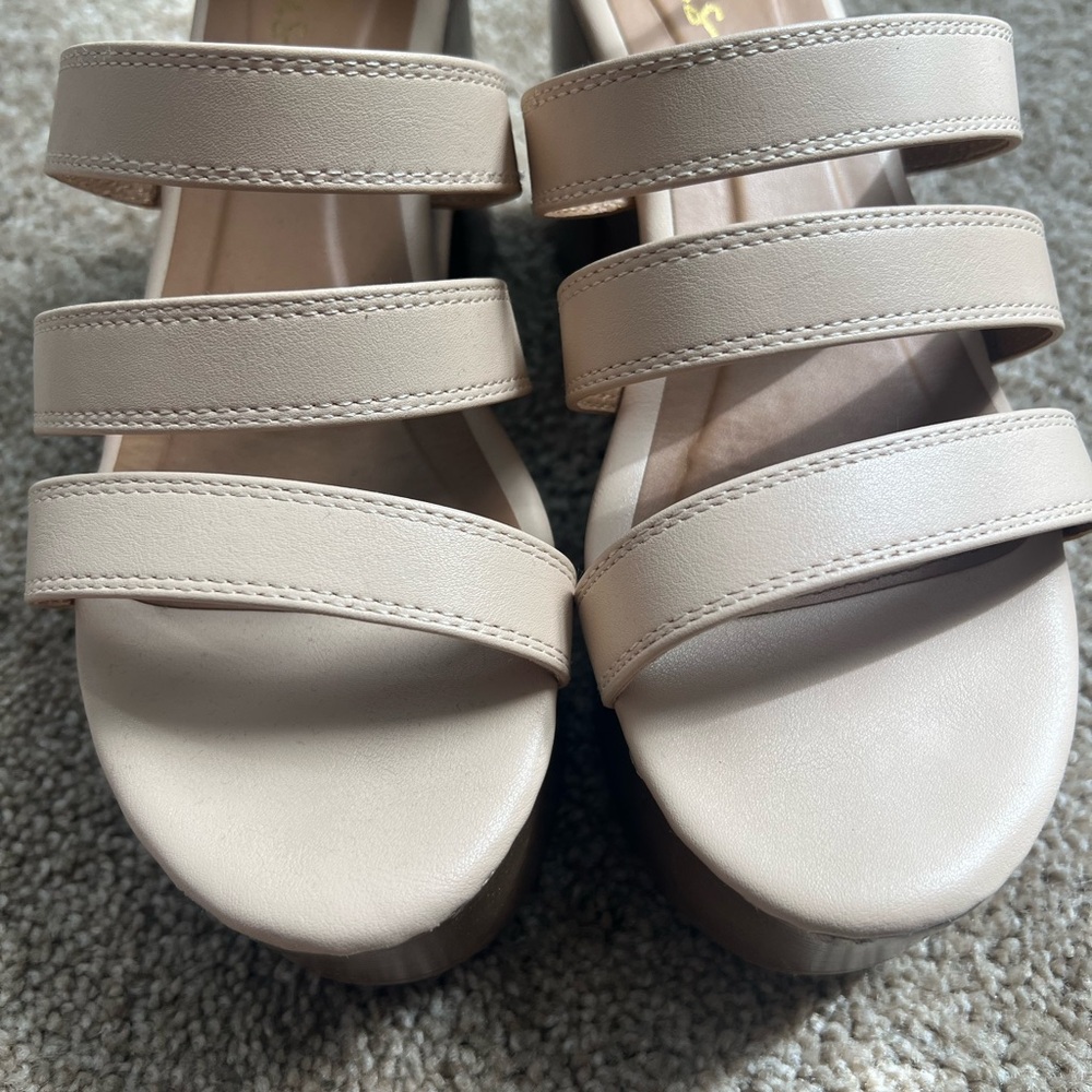 Lulus heels - Picture 2 of 5